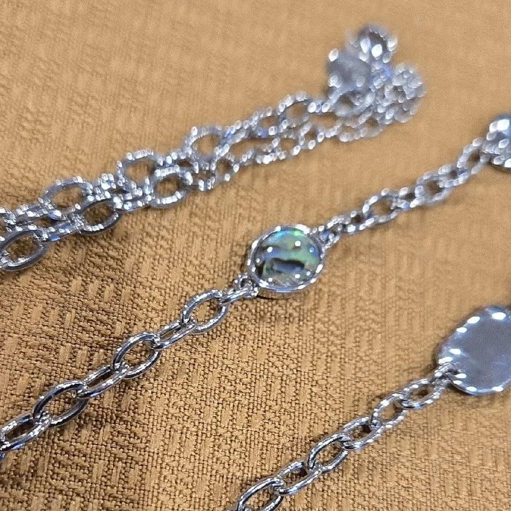 Elegant Silver and Green Women's Necklace